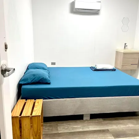 Habitación Cerca De La Playa 102 *